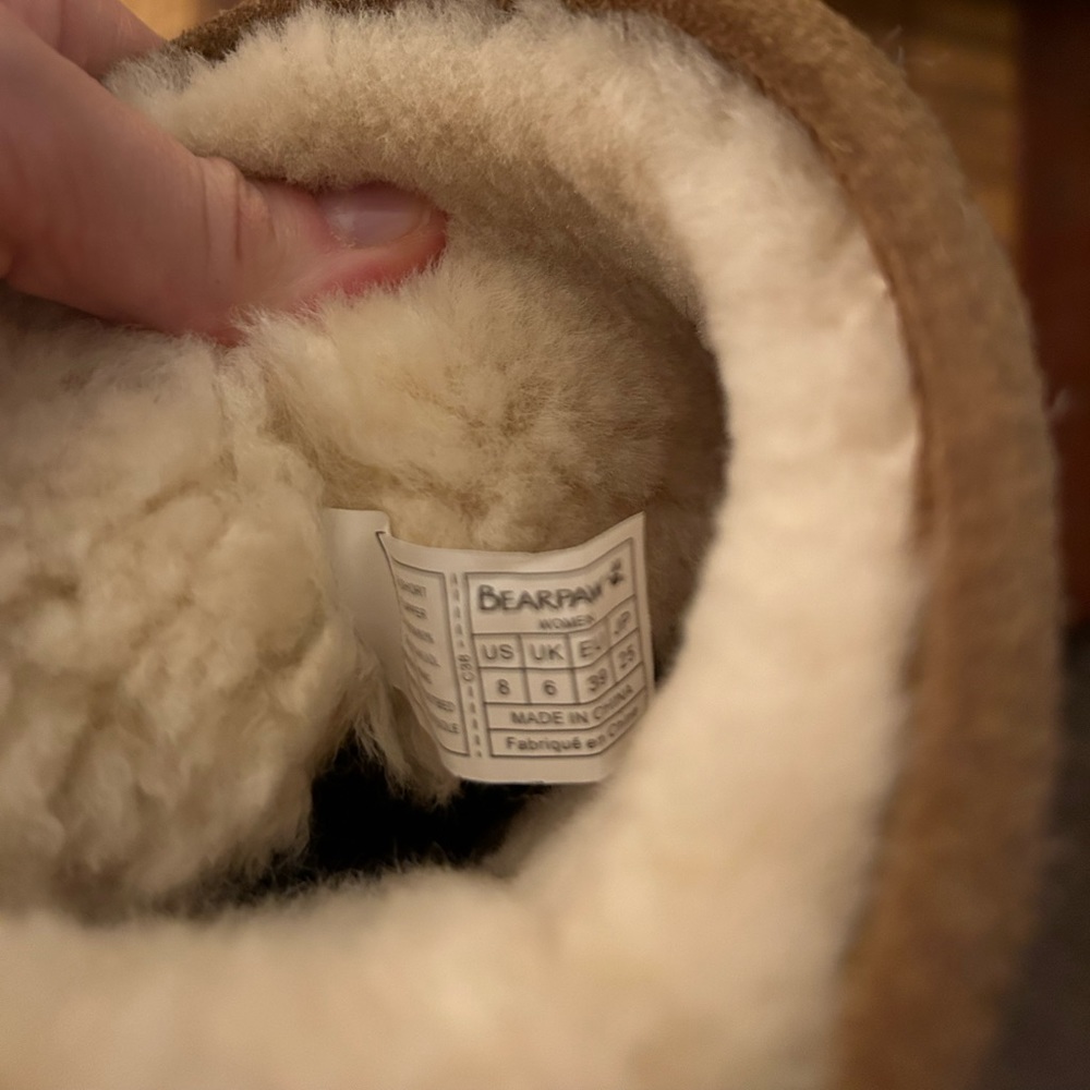 Bearpaw Elle Short 8 medium camel color, BARELY WORN, mint condition - Picture 3 of 5